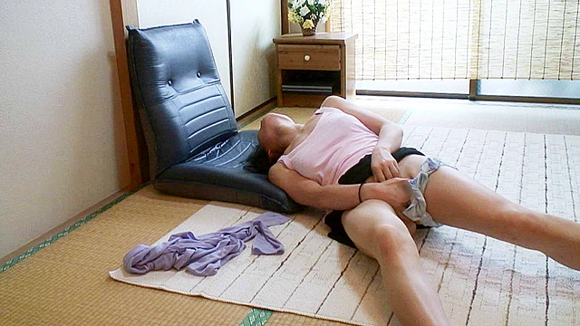 押しに弱く職場で口説かれてしまい、好きになって男をダメにして、自分から別れを繰り返す女