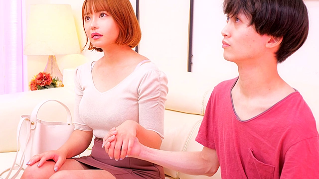 街でスタイル抜群なお嬢さんをガチナンパ！ バニーガール姿になってセクシー美脚と美谷間を露わにプリ尻揺らして大胆ご奉仕！バニーガールって興奮する！非日常シチュで開放的になって無限性欲生セックス！さらさん