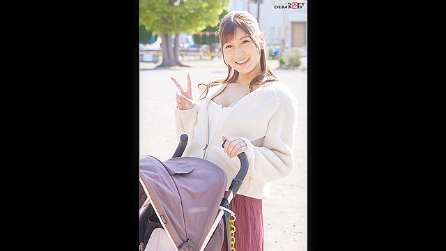マジックミラー号 巨乳ベビーカーママさん限定！「乳もみ検診」と称して産後で3倍敏感になったおっぱいを執拗なまでにこねくり回す！ ママ友の前で感じてしまったら最後、旦那以外のち○ぽで痙攣イキ