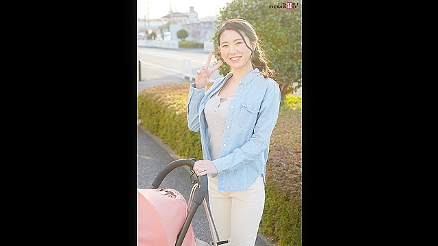 マジックミラー号 巨乳ベビーカーママさん限定！「乳もみ検診」と称して産後で3倍敏感になったおっぱいを執拗なまでにこねくり回す！ ママ友の前で感じてしまったら最後、旦那以外のち○ぽで痙攣イキ