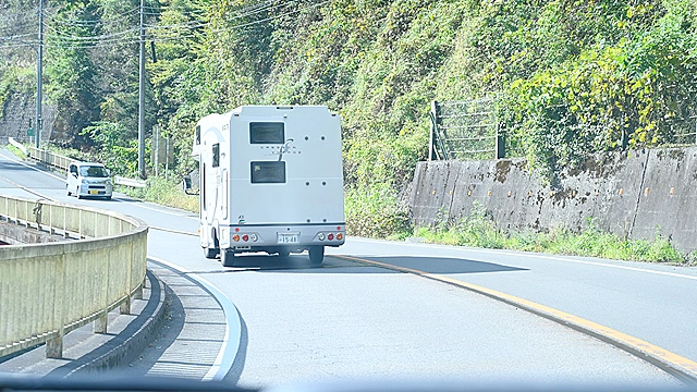 親友の彼女とキャンピングカー駆け落ちした週末、僕の人生で一番濃厚で充実した中出しSEXに蕩け堕ちた。深田結梨