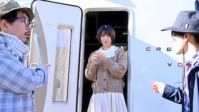 親友の彼女とキャンピングカー駆け落ちした週末、僕の人生で一番濃厚で充実した中出しSEXに蕩け堕ちた。深田結梨