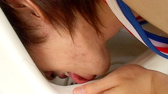 高身長イケメンのバスケ部員が人間便器になり果てる！！