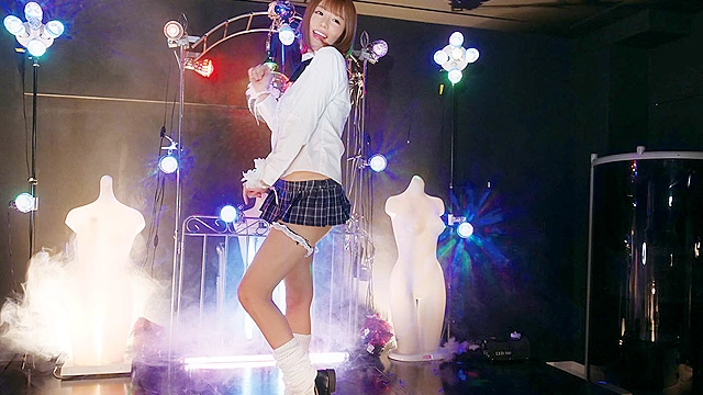 sweet platinum 天下一品ドスケベDANCE＆FUCK 浜崎真緒