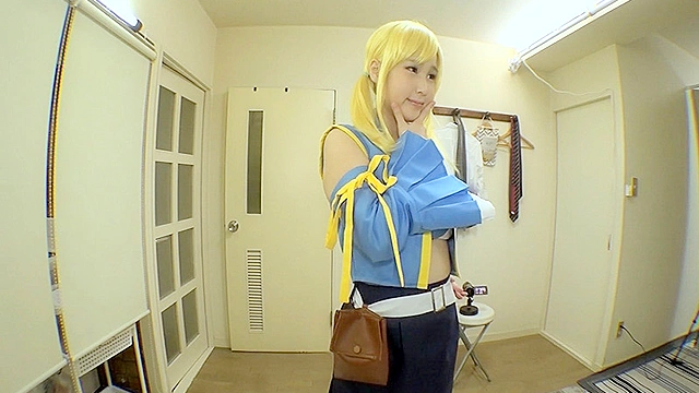 人妻ママにコスプレさせたら恥ずかしい思いで欲情 濡れまくり！着たまま生挿入ガン突きピストン生中出し