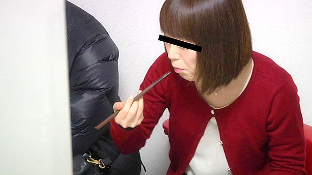 新メニューと嘘をついて排泄物入り料理を試食させられる女