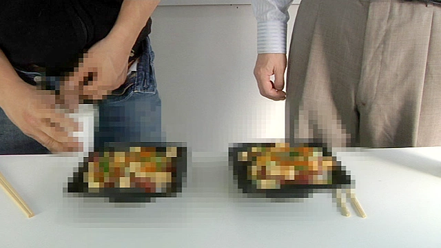 新メニューと嘘をついて排泄物入り料理を試食させられる女