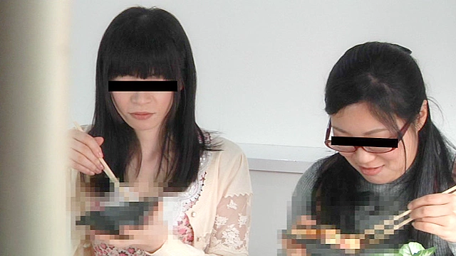 新メニューと嘘をついて排泄物入り料理を試食させられる女