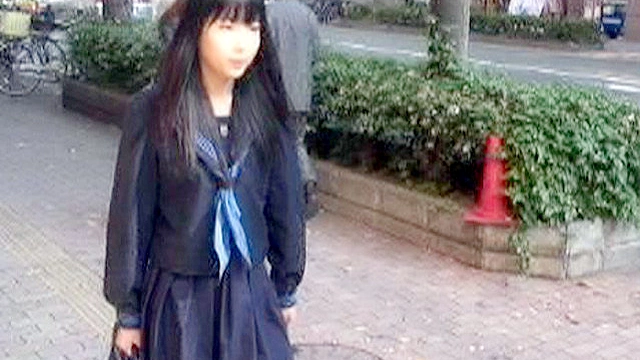 京人形のような美少女のちんちん玉遊び