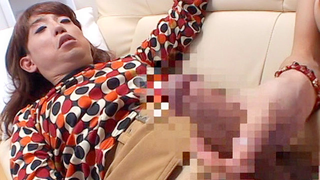 大量射精2 またまた女装子とニューハーフの手コキあいで出す！！！