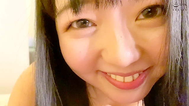 人気女優 泉りおんチャンのM男くすぐり責め＆悪戯手コキ！