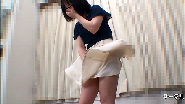 モデル吹き上げパンチラ