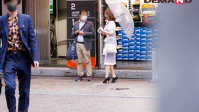 上京して逆ナン筆おろし。大阪の女はエロいって。 野々宮月乃 ／エモい女の子。