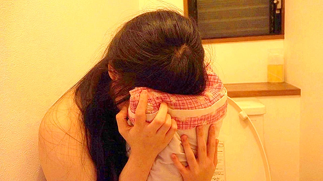 みひなのデビュー前からのセフレによる監督映像 こんな悶絶した彼女はかつて見たことない！全身性感帯7穴アナルSEX