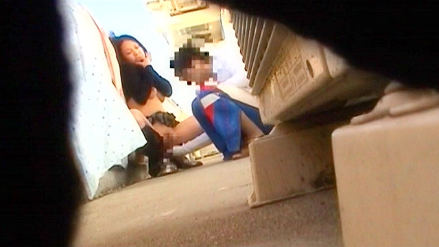 本物○撮！昼下がりのベランダで不貞行為を愉しむ変態人妻 ベランダ女8名