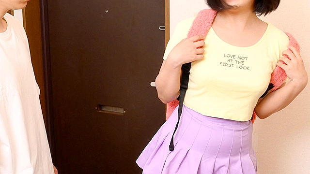 むっちり成長した従妹とお風呂に入り「○○の時できなかったエッチなことしてみたい」って誘われ、お風呂でエッチしちゃいました