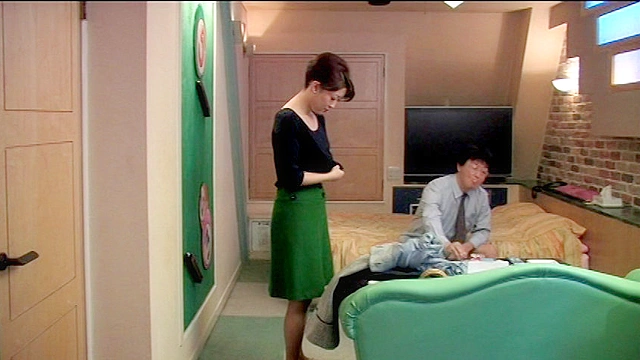 夫の上司・部下に抱かれ子作りしてしまった妻