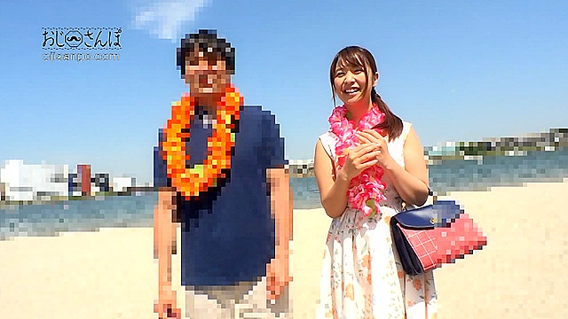 【帰ってきた】おじさんぽ17 「キンタマ空っぽになるまで気持ち良くしてあげる…」とか言っちゃう爆乳若妻と下町探索お散歩デート 尾上若葉さん（25）