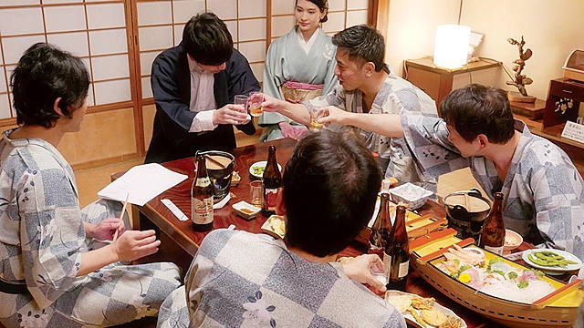 あなた…うちの旅館が5つ星になったのは私が中出し接待してるからなの 本庄鈴