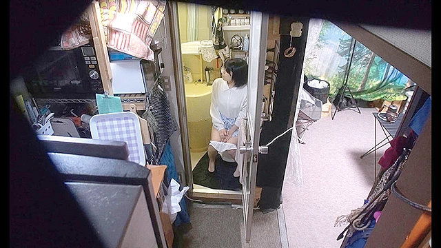 自分の部屋に泊まることになった妻の女友達 「人妻綾音さん（仮名）三十歳」に当然のように手を出してしまうワタシ（17）