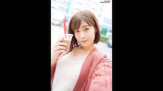 “SNS映え”大好き女子大生 個人撮影inマジックミラー号 巨乳肉感JD全員彼氏持ち4名 承認欲求につけ込んでミラー号に連れ込み！そのままハメ撮りAV発売！