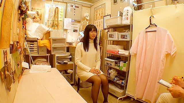 鍼灸院すどう○撮り下ろし9  安産型シリを突き出し巨根ズッポシ わがままボディ超美巨乳の女じゃ 油も弾く若いハダたまらんのぅ 童顔細身で手脚の長い敏感美人！