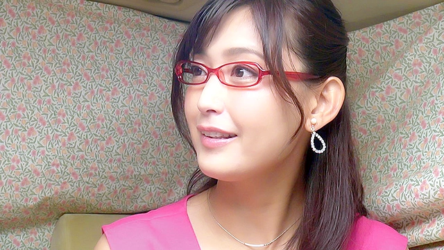 塔子さん 38歳 眼鏡がお似合いの奥さま 【セレブ奥さま】