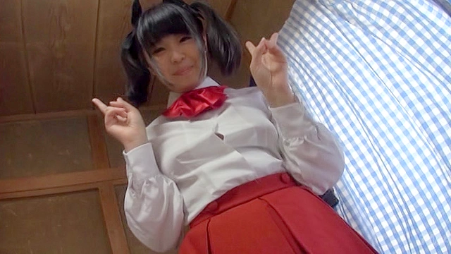 パイパンロ○ータコスプレ中出し個人撮影 ～少女を自宅に連れ込みハメ撮りを繰り返すオタクおやじの投稿映像～