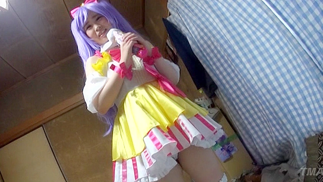 パイパンロ○ータコスプレ中出し個人撮影 ～少女を自宅に連れ込みハメ撮りを繰り返すオタクおやじの投稿映像～