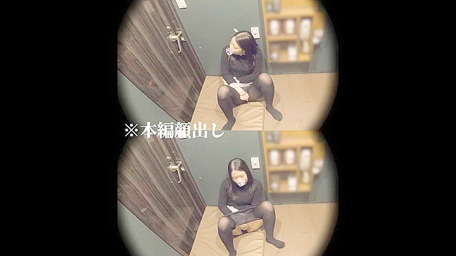 【ネットカフェオナニー】黒髪清楚系の生保レディがまさかのカエルポーズ＆ブリッジでがっつり中イキ