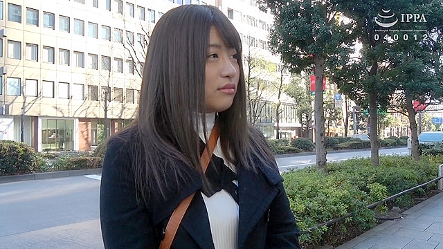 街中の男たちの視線をクギヅケにするパイスラが卑猥すぎな爆乳Iカップちゃんに声をかけてみたよ。 あかね 19才