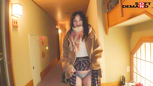 澄んだ瞳に笑顔咲く。奇跡の人妻に僕らは出会った 相馬茜 32歳 第3章 息子を置いて家を飛び出しデカチン4本とのセックスに明け暮れた1泊2日温泉旅行