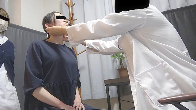 街医者●撮【CHIKAN】（2） Mお姉さんセクハラ診断 断り切れないレズ看護師の性器触診