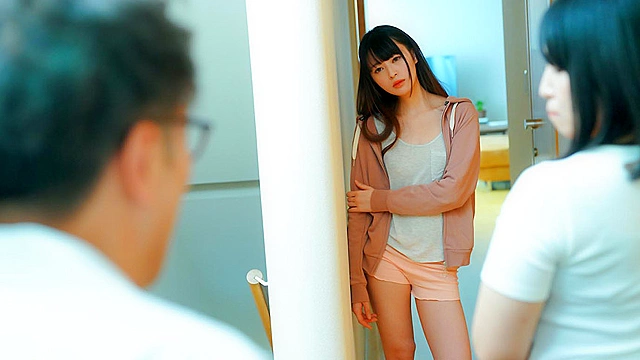 年の離れた姉の旦那を濃密ベロキス逆NTR 実家でじっとり汗だく接吻交尾しまくった3連休 柊木楓