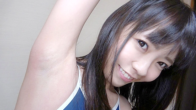 桜井千春 濡れてテカってピッタリ密着 神スク水 可愛い女子のスクール水着姿をじっとりと堪能！着替え○撮から始まり貧乳から巨乳にパイパン、ハミ毛、ジョリワキ等のフェチ接写やローションソーププレイやスク水ぶっかけ等を完全着衣で楽しむAV