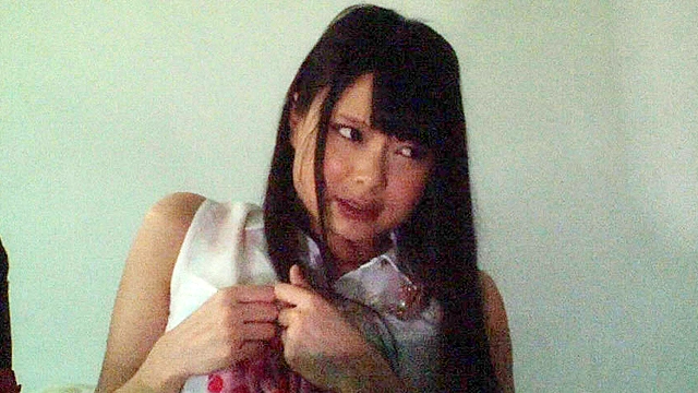「大学の授業中にチ○ポを握らせても拒めない！男より学業優先の真面目女子大生に膣内絶頂を教えてヤる」 VOL.1