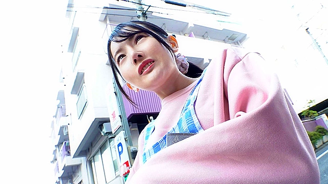 可愛い保育士さん！童貞クンにオッパイ吸わせてもらえませんか？ 母性溢れる授乳手コキで勃起したチ○ポを聖母様が生挿入！そのまま中出しで筆おろしさせてくれました！ひな先生