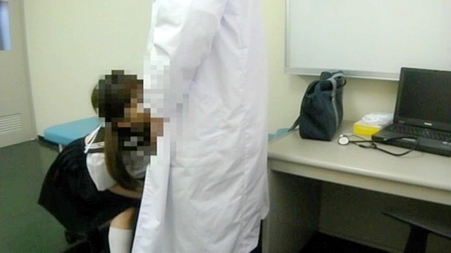 あどけなさの残る少●に陰部を露出するなりすまし医療従事者○撮2
