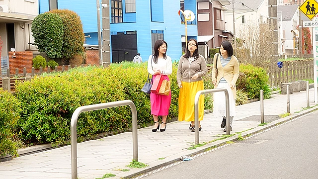 えっ！マジここで？ クールな眼差しで僕を痴女ってくる！時折見せる微笑みが僕の心を鷲掴み