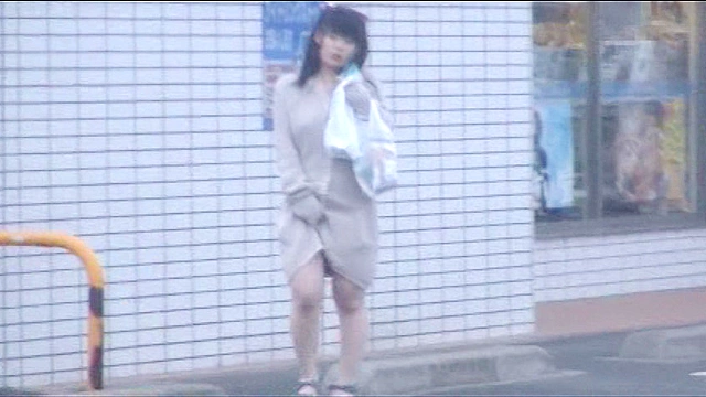 露出開花 愛代さやか 幼稚な顔してボインな女 特技…潮吹きとイッた時の白目