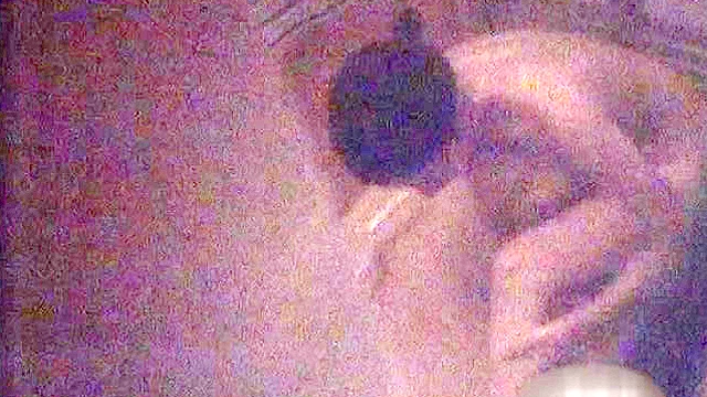［個人投稿］さみしい熟女の私生活を特殊な方法で隠し撮り！長時間の映像より自慰行為が撮れた女のみを厳選！もちろん無断で発売！！