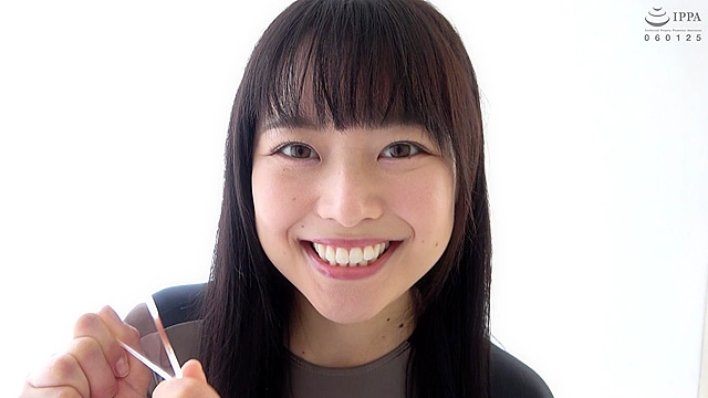 大人気女優 宮沢ちはるチャンのアクリル板舐め＆唾垂らし＆唾採取！！！