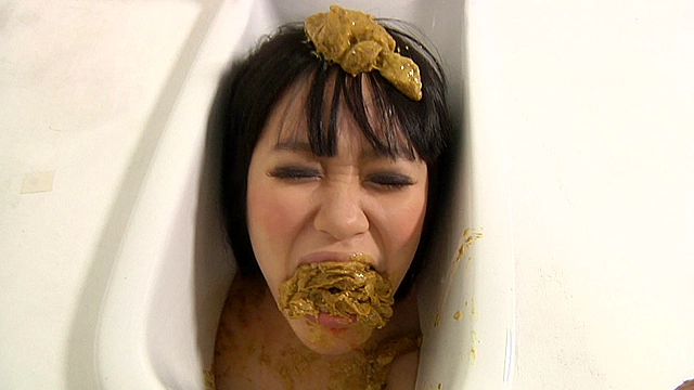 人間ウンコ便器女