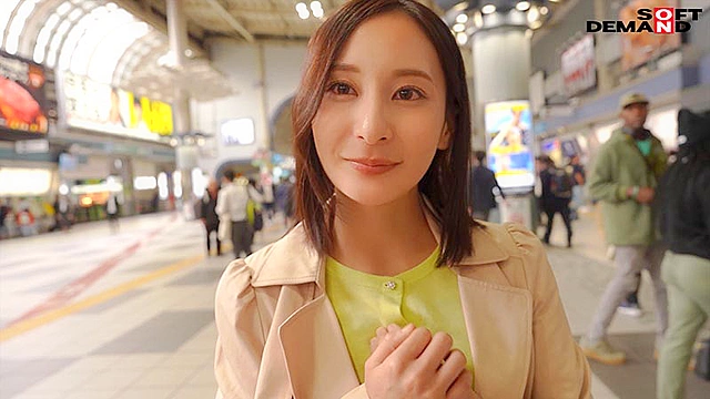都会の喧騒に紛れてもひときわ目立つ長崎生まれの清楚な奥さん 足立友梨 32歳 最終章 不安や抵抗を掻き消す生棒の快感に理性も奪われ自ら求めた旦那以外とは初めての生中出し