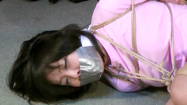 悲惨な休日 - 普段着姿で縛られて
