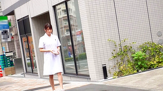 リアル白衣の天使ナースさんにインポで童貞に悩む男のオナニー介抱してもらいました！！ 美し過ぎる裸体のナースにギン勃ちしたチ○ポをズブリ！生中出しで童貞卒業させてくれました！