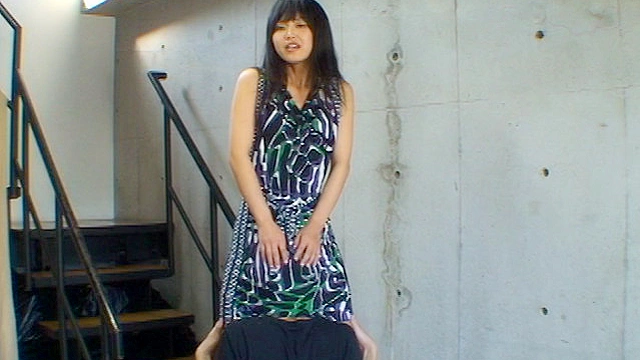 立ちクンニされながら質問に答える女【十】