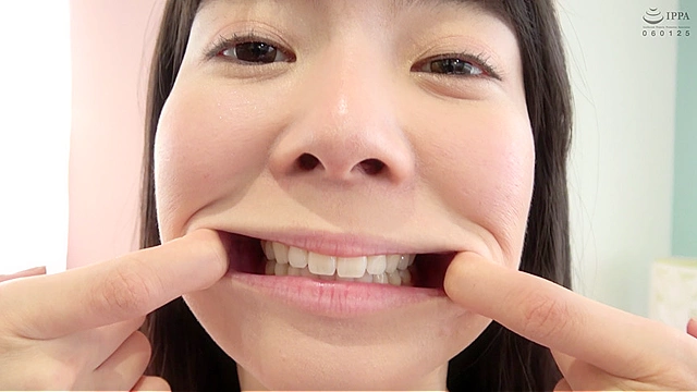 人気女優 花井しずくチャンの激レア歯・口内・のどちんこ観察★