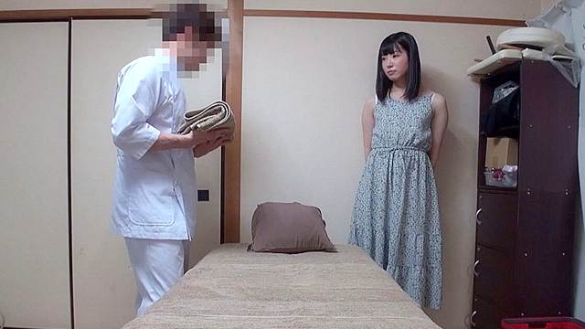 媚薬オイルマッサージ痴●○撮＆中出し素人娘VOL.31超強力媚薬を配合したマッサージオイルを施術中に知らずに塗りこまれたオンナは、身体の火照りに驚き、チ○ポを欲しがる自分に戸惑い、垂れ出したマン汁に恥ずかしがりながらも生ハメ中出しまで欲してしまう！