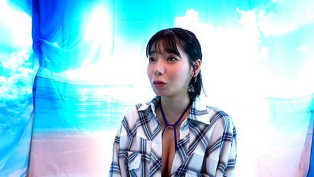 湘南地元妻乳首責め＆素股抜きチャレンジ！巨乳妻が「ごめんねぇッ」と旦那に謝りながら、ギン勃起デカチンを一心不乱に膣に擦り付け発情！罰ゲームのことなんか忘れて、自分から騎乗位で挿入！ナマ中出しをおねだり！！～かすみ編～